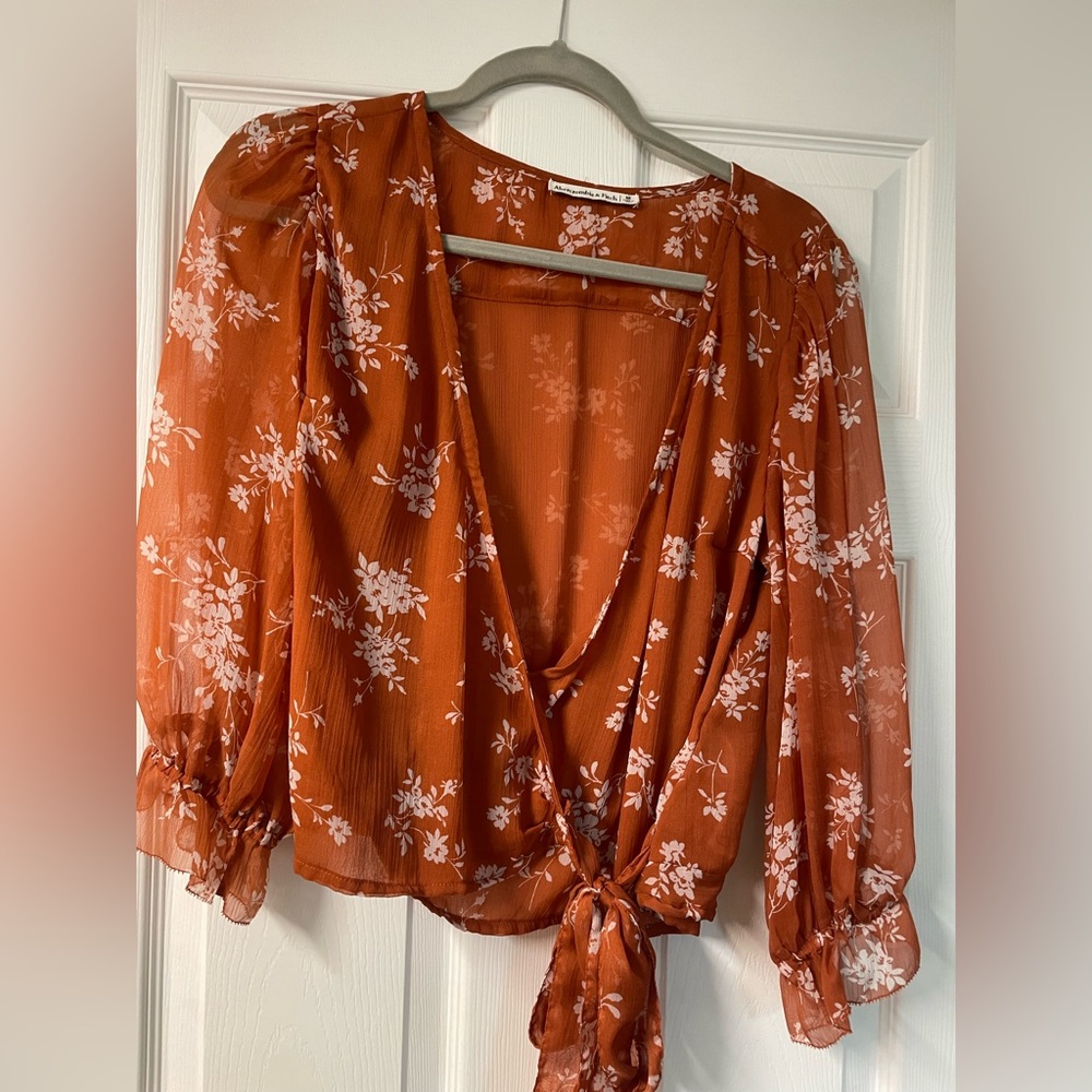 Abercrombie and Fitch wrap front top